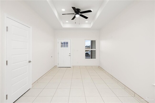 Building Photo - 2226 N Vly Cir