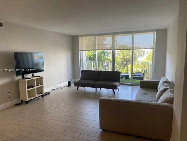 Foto del edificio - 10350 W Bay Harbor Dr