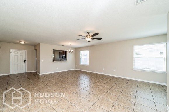Building Photo - Move In By October 15th - GET $500 OFF 1ST...