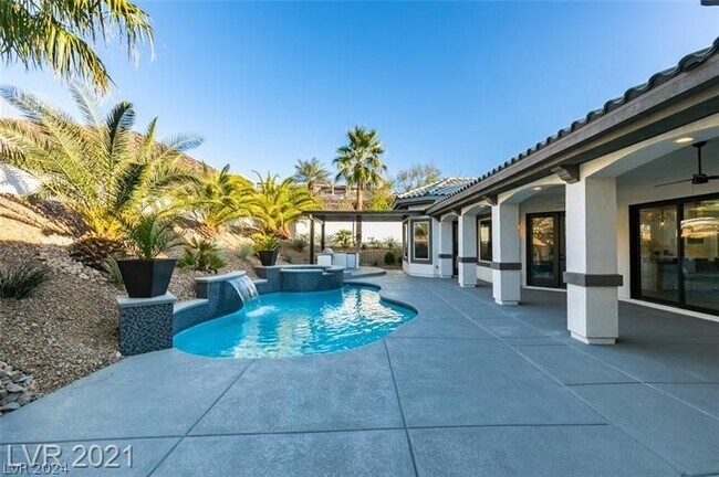 Building Photo - 794 Bolle Way