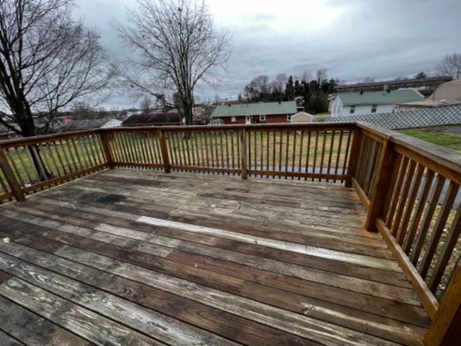 Building Photo - 207 Sunnyhill Dr
