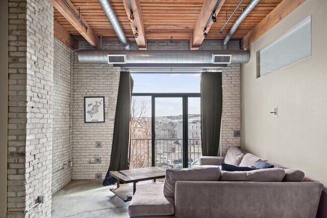 Foto del edificio - 43 Charlton St