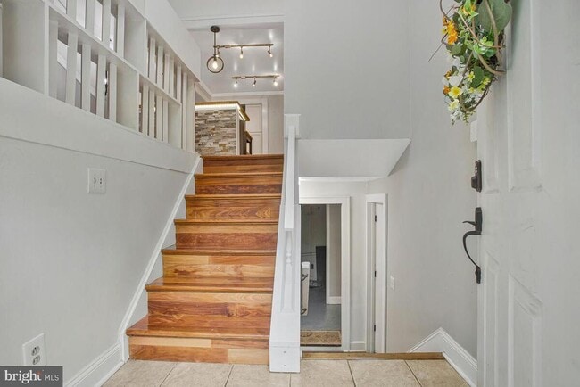 Building Photo - 6162 40 Winks Way
