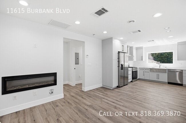 Building Photo - 11615 Burbank Blvd