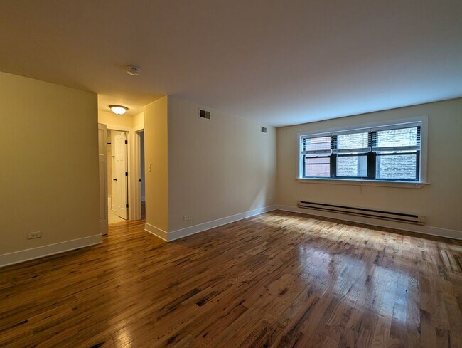 Building Photo - 555 W Arlington Pl