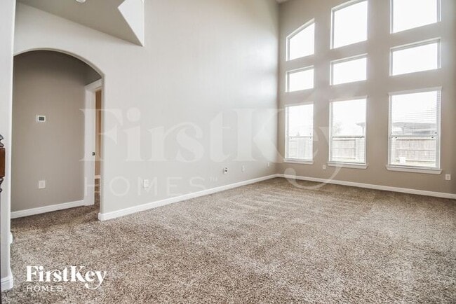 Building Photo - 10011 Thicket Park Ln
