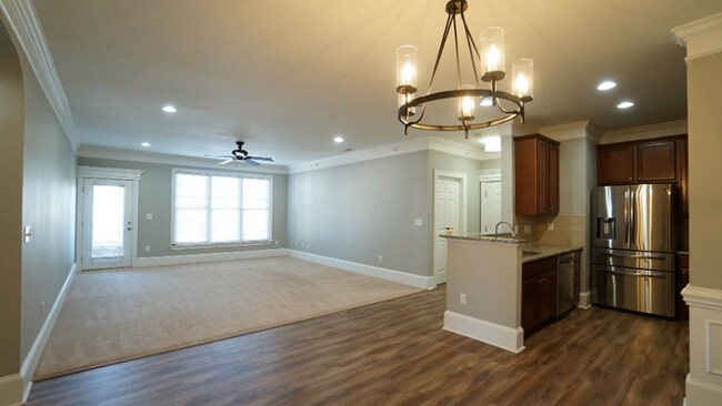 Building Photo - 426 Waterford Lake Dr