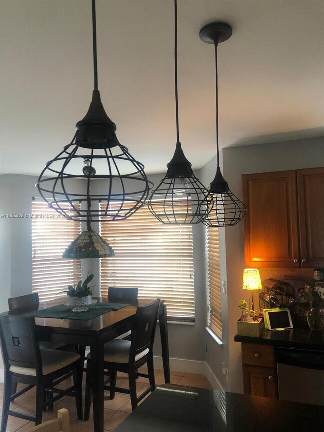 Foto del edificio - 343 SW 183rd Terrace