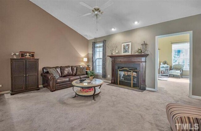 Foto del edificio - Ranch Home Available - Walk to Downtown Wake Forest!