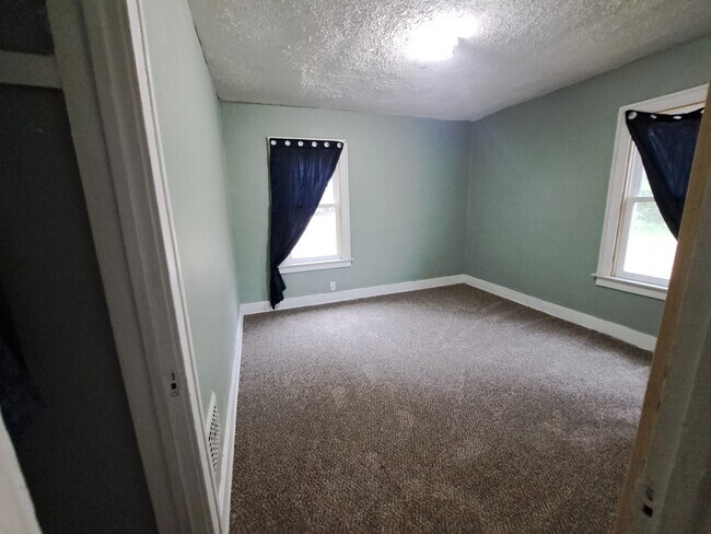 Bedroom 2 - 3242 Tyler St