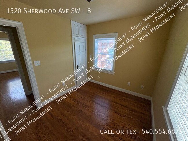 Building Photo - 1520 Sherwood Ave SW