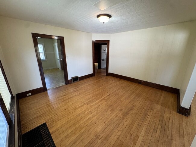 Building Photo - 336 Chippewa St