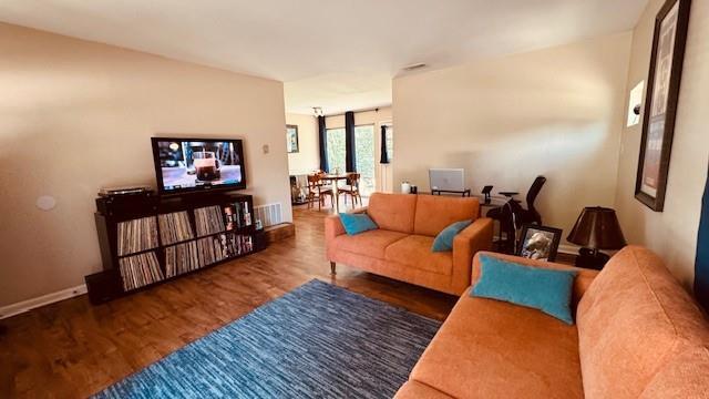 Foto del edificio - 4614 Raintree Blvd