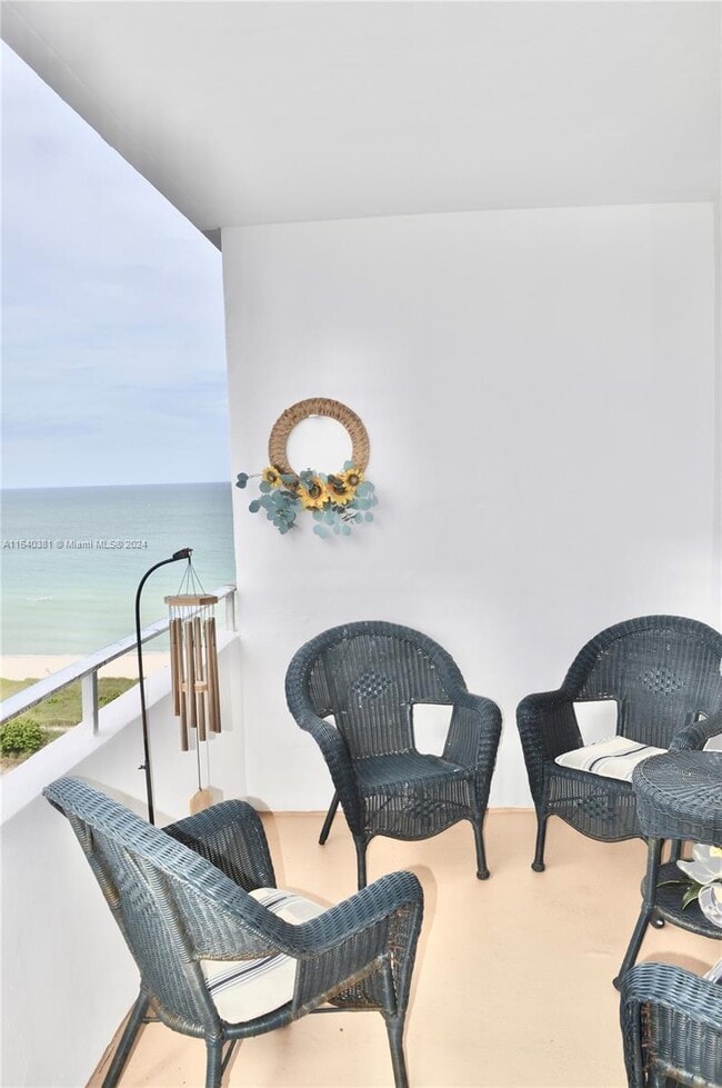 Building Photo - 9225 Collins Ave