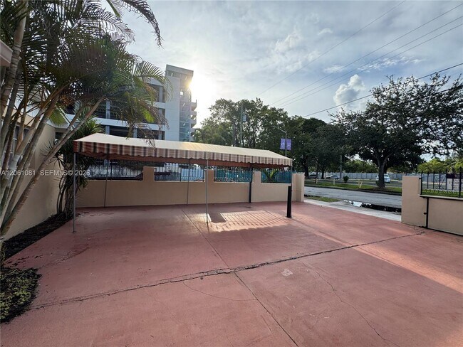 Foto del edificio - 2524 SW 6th St