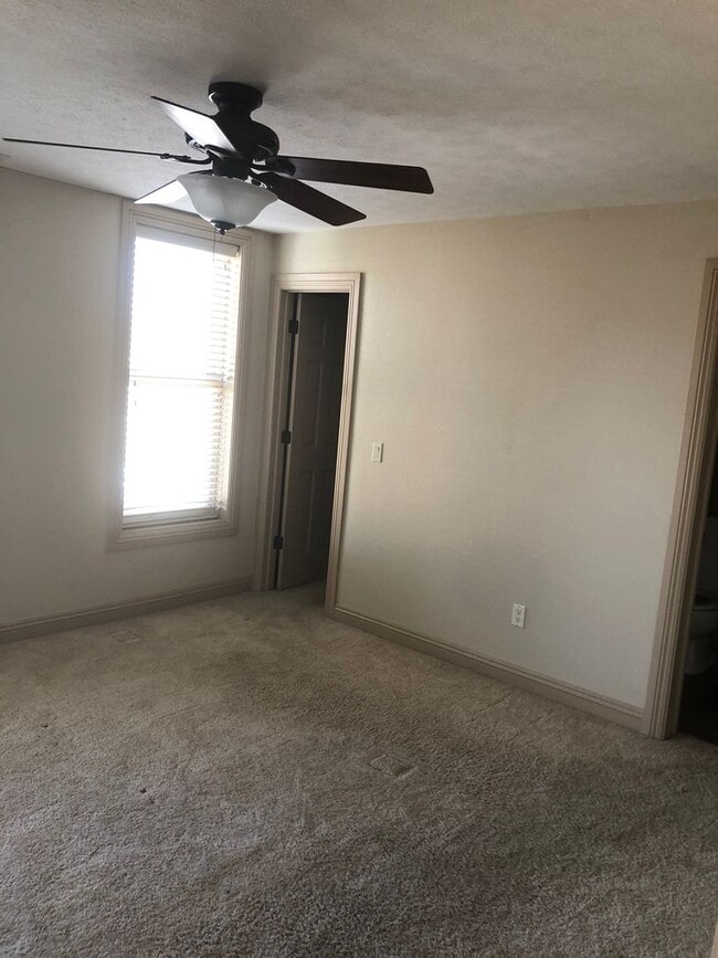 Photo - 822 Main St Apartment