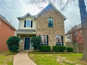 Building Photo - 531 Hawken Dr