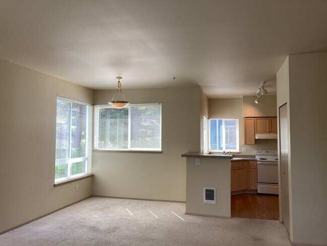 Building Photo - Cambria Hills Condominium ~ Bothell