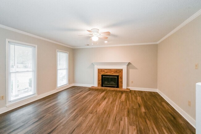 Foto del edificio - 7056 Atherton Cove