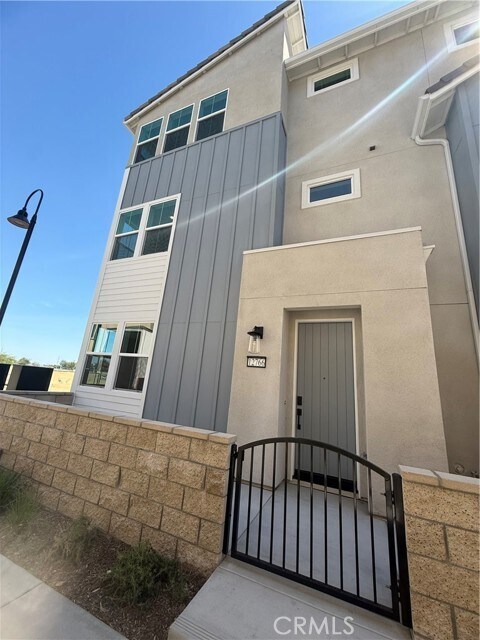 Building Photo - 12766 Bolsa Dr