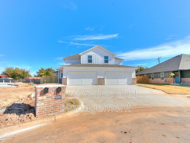 Building Photo - 10532 Utica Dr