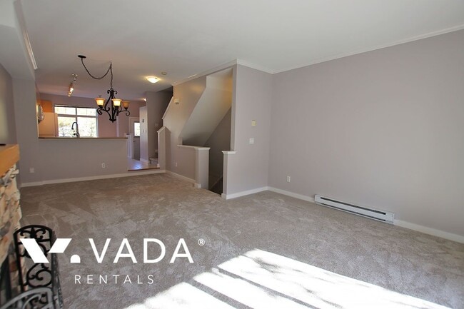 Building Photo - Sundance 3 Level Townhouse For Rent 114-15...