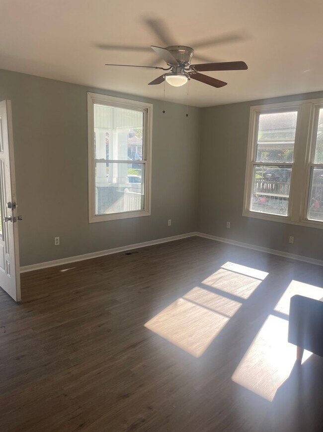 Foto del edificio - Knoxville 37914 - 3 bedroom, 1.5 bath home...