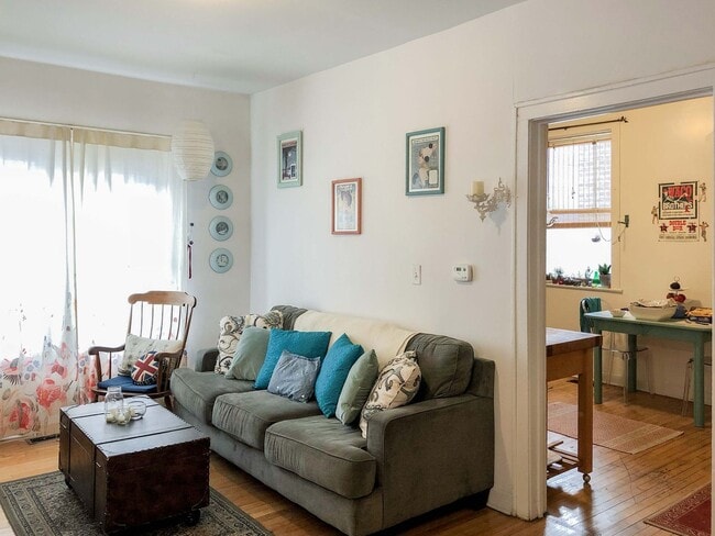 Foto del edificio - 4826 N Wolcott Ave