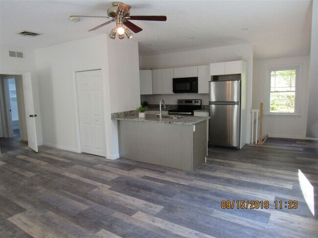 Foto del edificio - 56 McIntosh