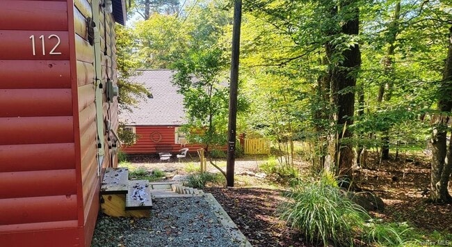 Building Photo - 112 E Thompson Pl