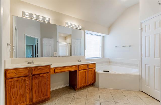 Building Photo - 2013 Westbury Ln