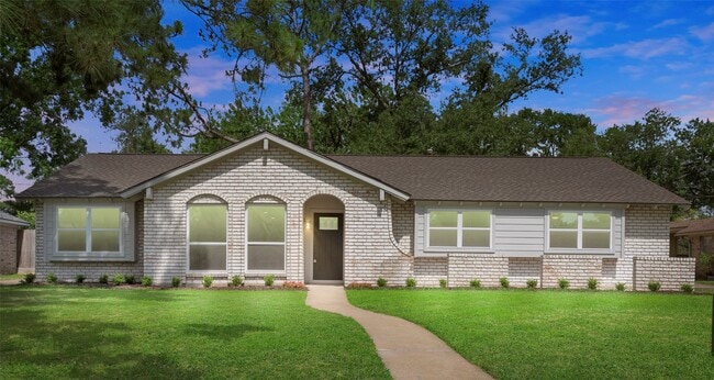 Foto del edificio - 2610 Moss Hill Dr