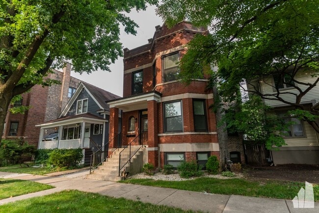 Building Photo - 839 Lyman Ave