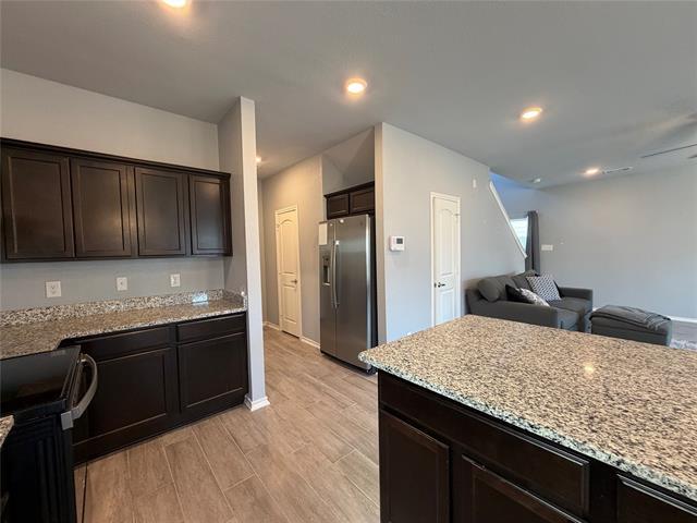 Building Photo - 2228 Dana Dr