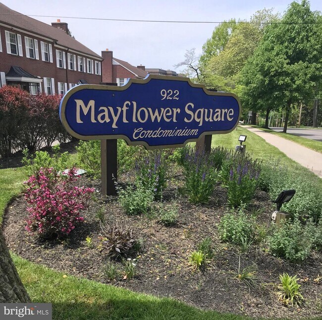 Foto del edificio - 922 Montgomery Ave