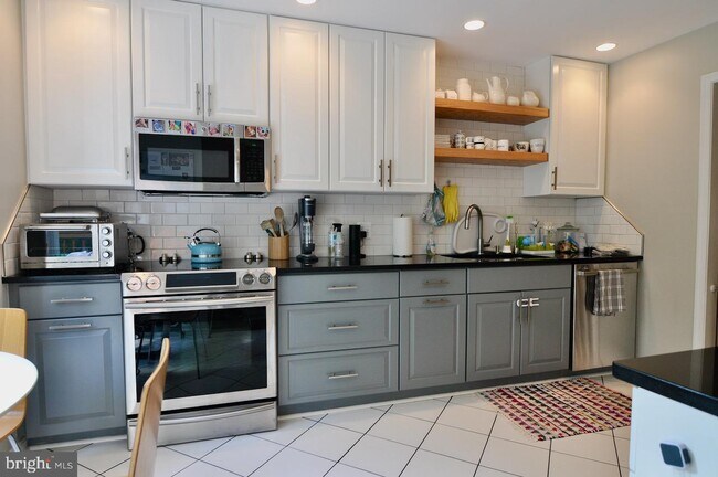 Building Photo - 7523 Heatherton Ln