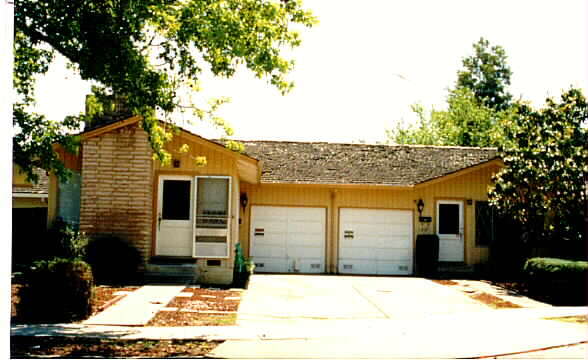 Building Photo - 1635 Naomi Ct