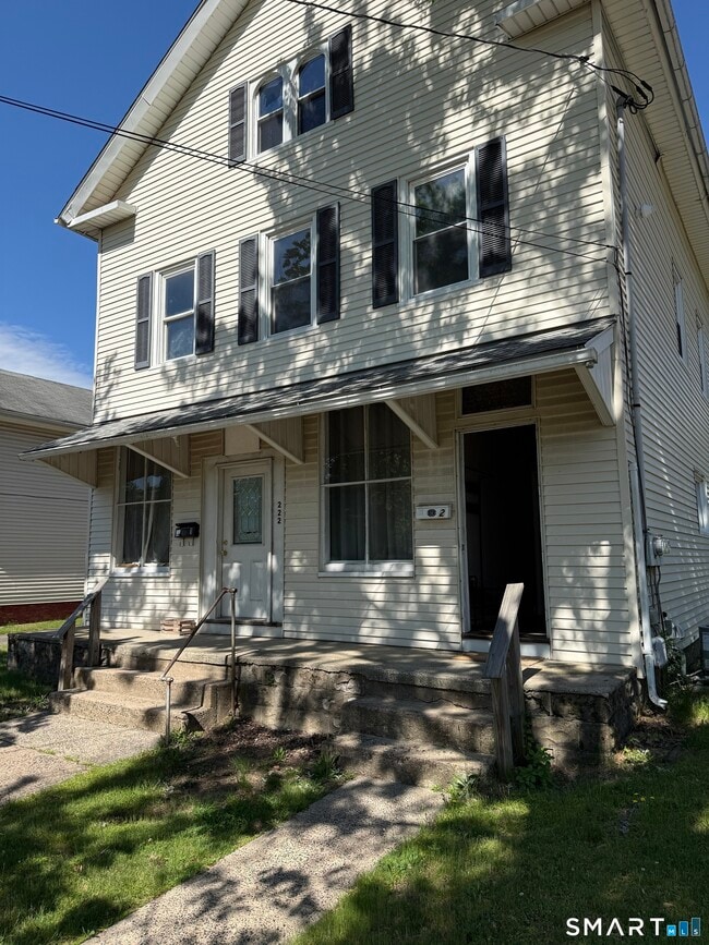 Building Photo - 222 N Cherry St