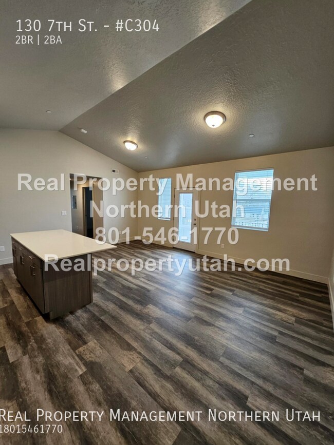 Foto del edificio - 2 Bedroom 2 Bath Top Level Apartment Comin...