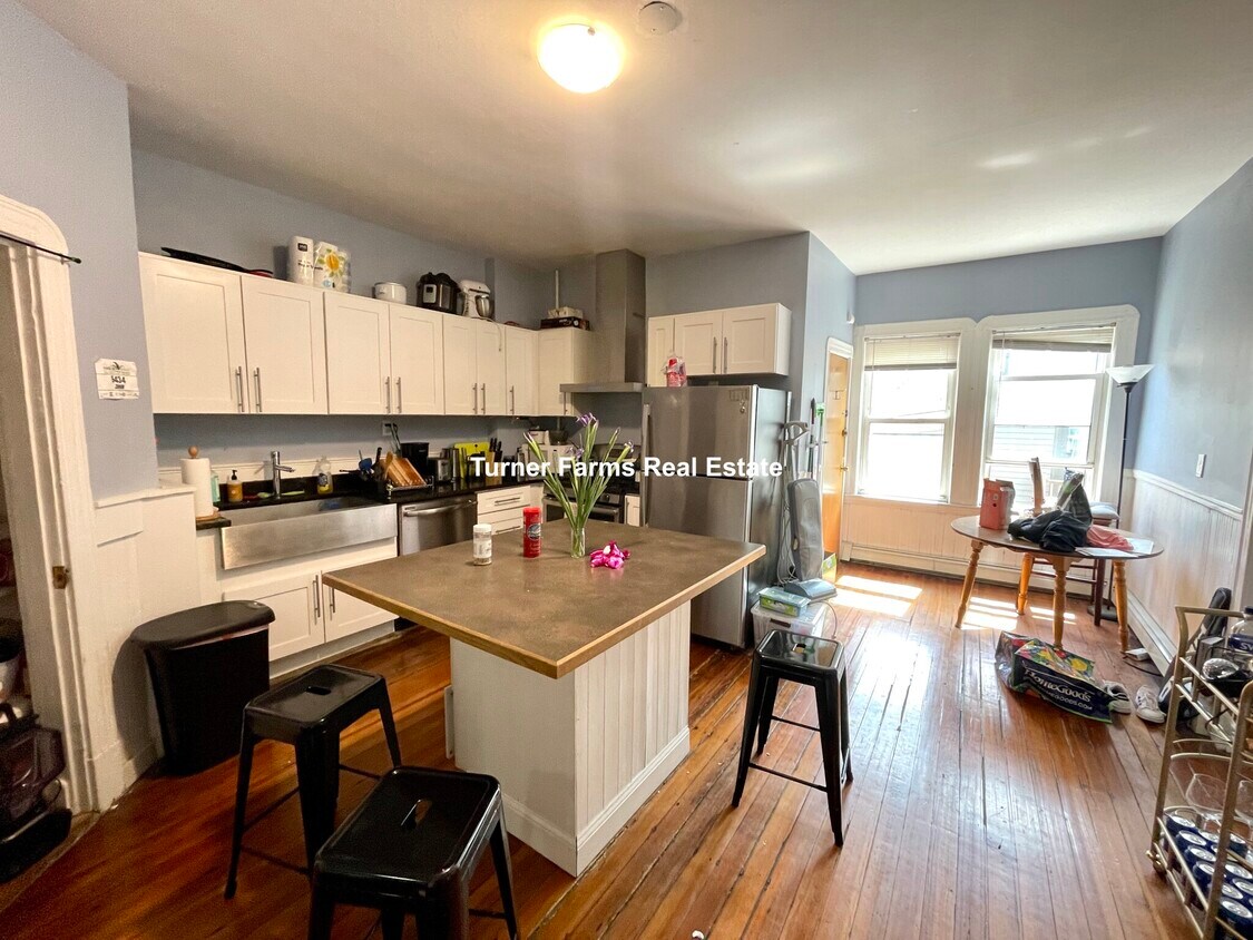 Foto principal - 221 Prospect St