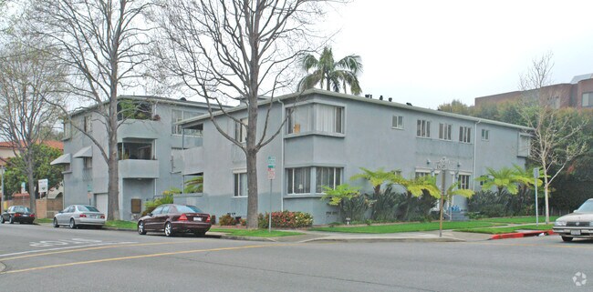 Foto del edificio - 9725 Charleville Blvd