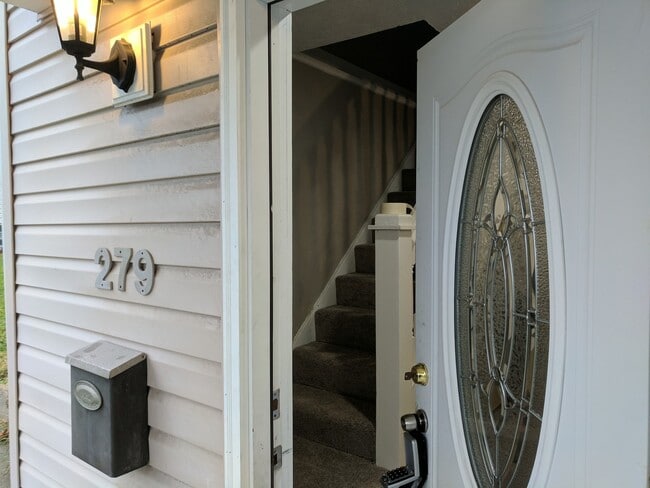 Building Photo - *******2-bed/1-bath COMPLETELY RENOVATED HOME FOR RENT in Bridgeville!*****