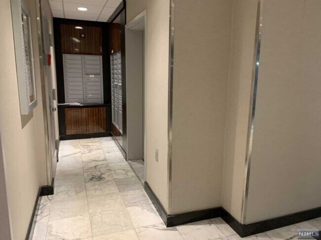 Foto del edificio - 233 12th St