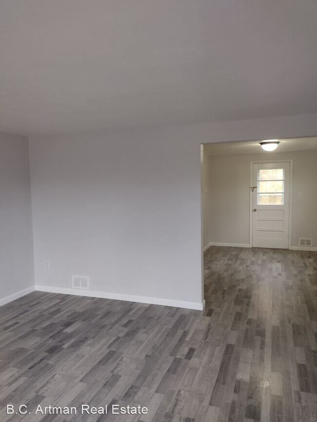 Building Photo - 3 br, 1 bath House - 3050 Canbet Drive