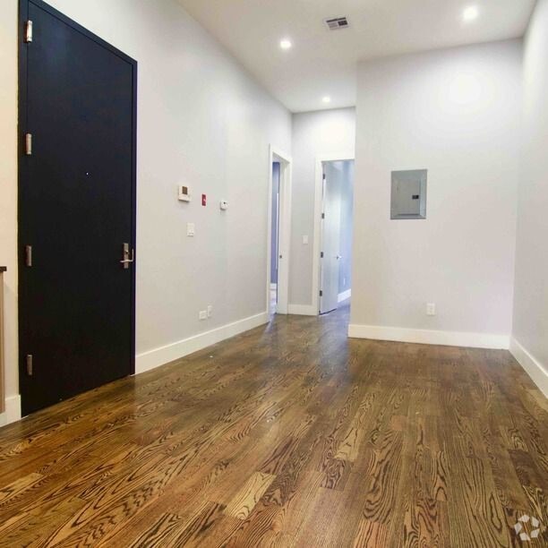 3 Bedroom Apartments For Rent in Maspeth, NY 22 Rentals