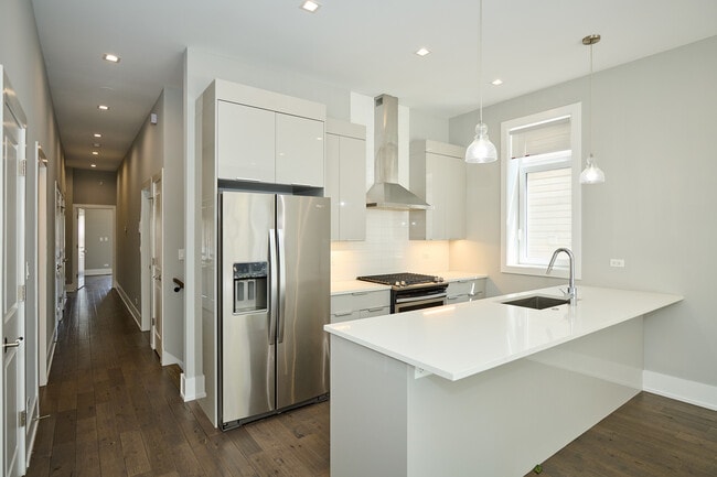 Cocina - 1338 W Cullerton St