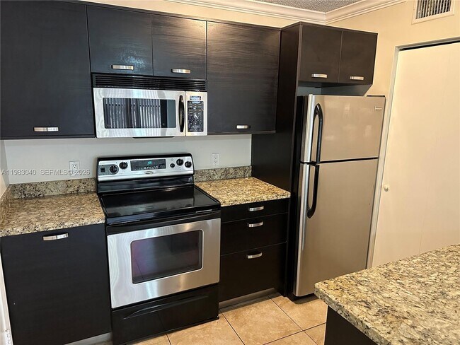 Foto del edificio - 4221 W McNab Rd