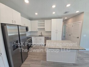 Building Photo - 701 Bates Ave SW