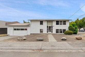 Building Photo - 400 Casad Ave
