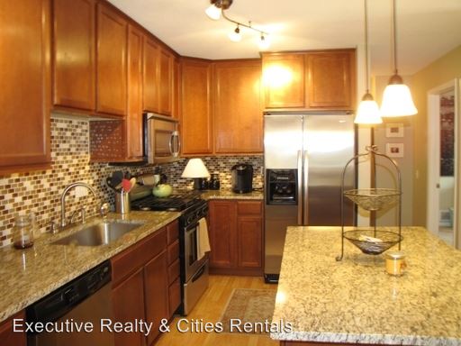 Building Photo - 10219 Cavell Cir